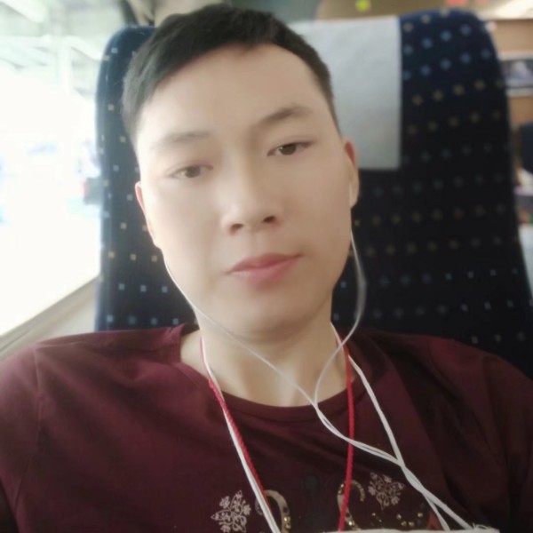 安详邂逅小刺猬的照片