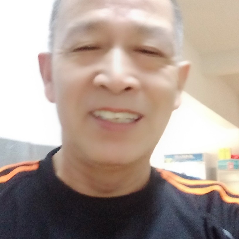 魁梧漫步猫咪的照片