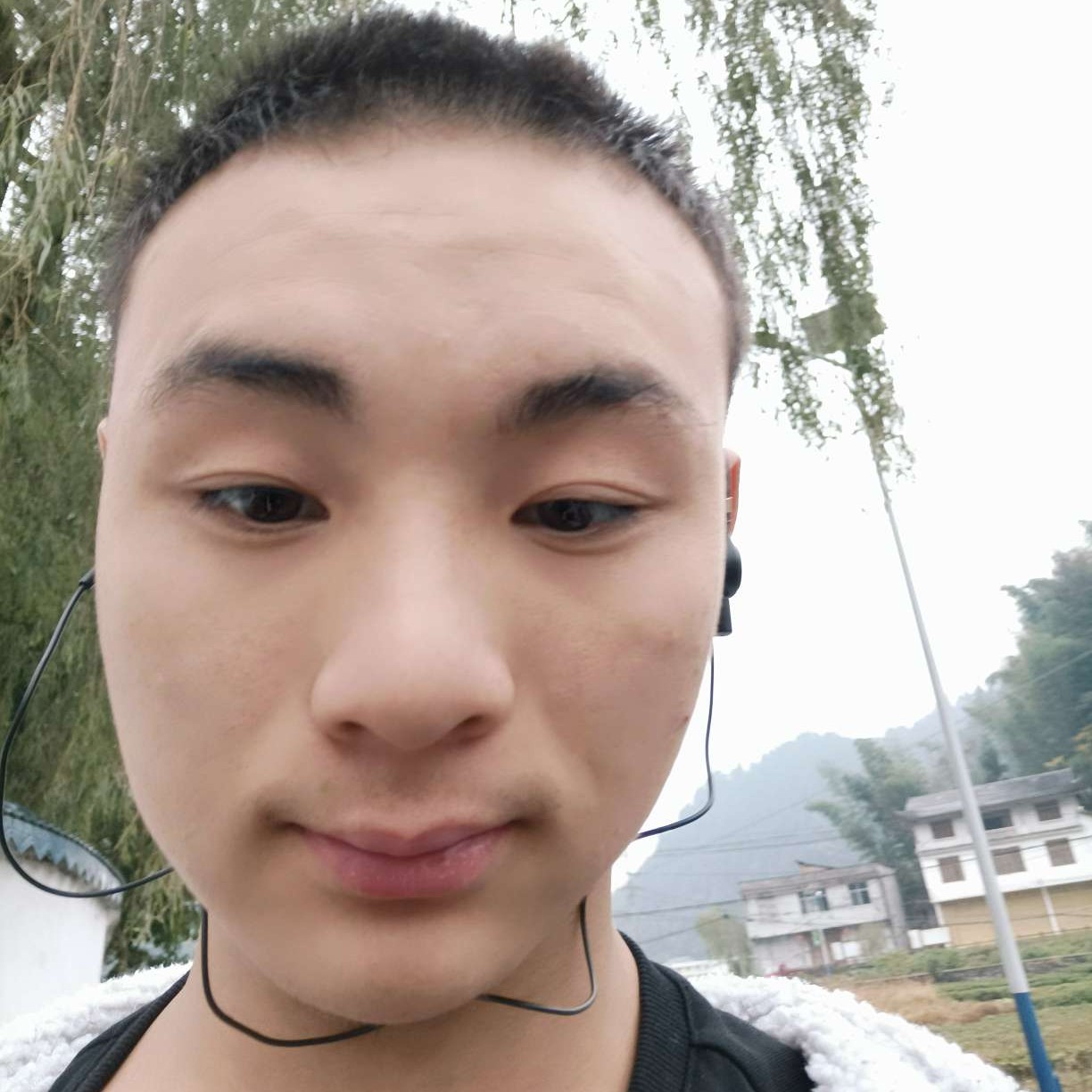 迷路的超短裙的照片