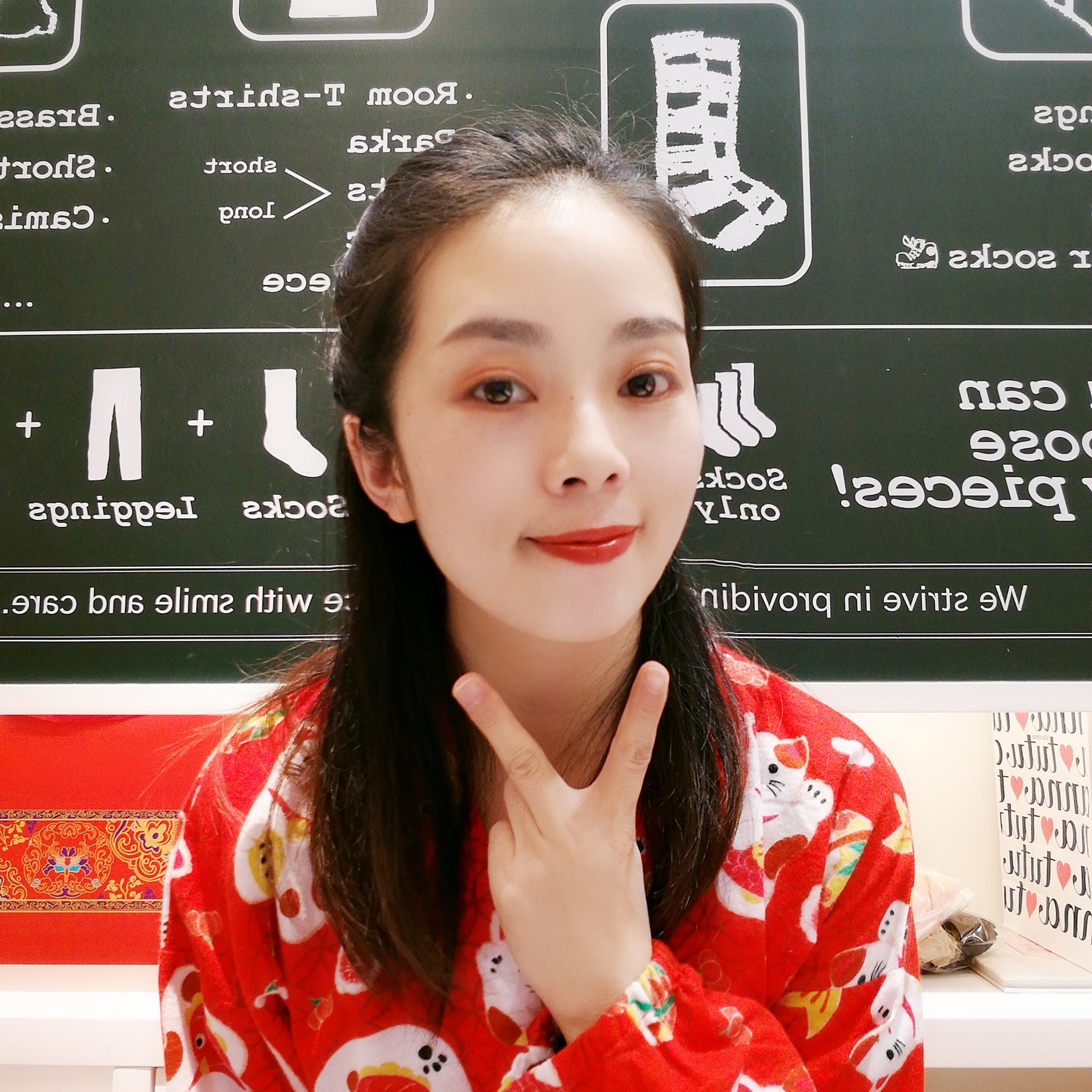 落寂回首背包的照片