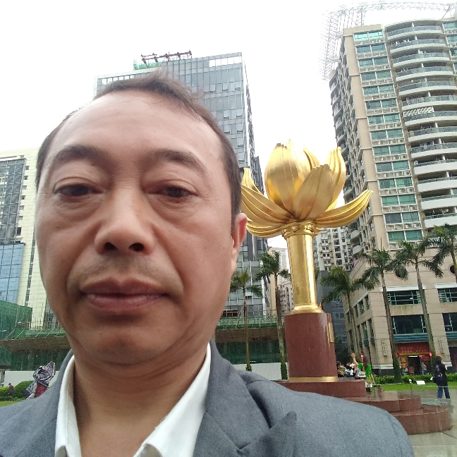 贪玩那玫瑰的照片