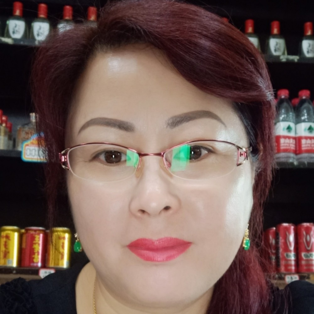 做梦的女人的照片
