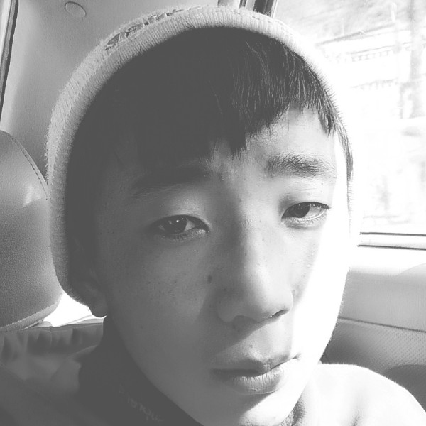 欣慰酒窝的照片