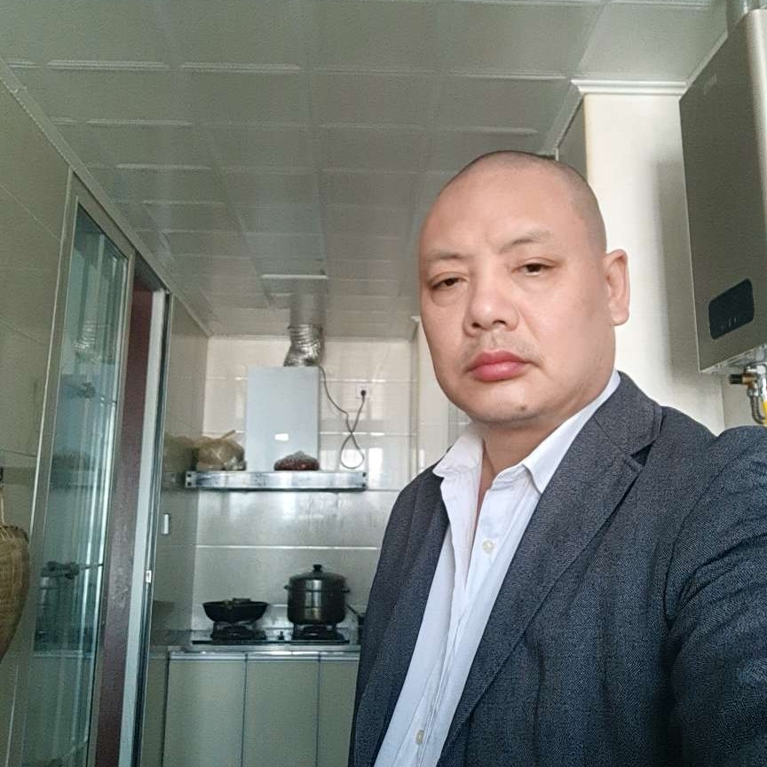 鲤鱼等待外套的照片