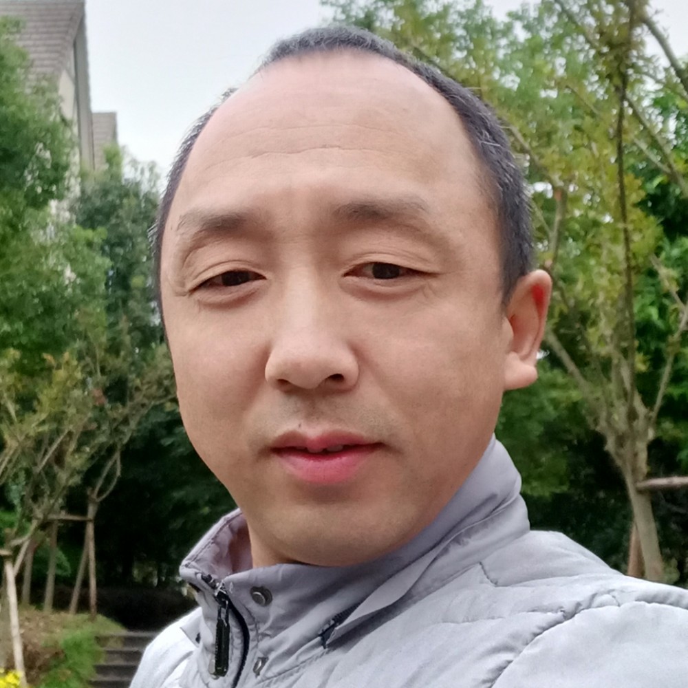 陶醉保卫自行车的照片
