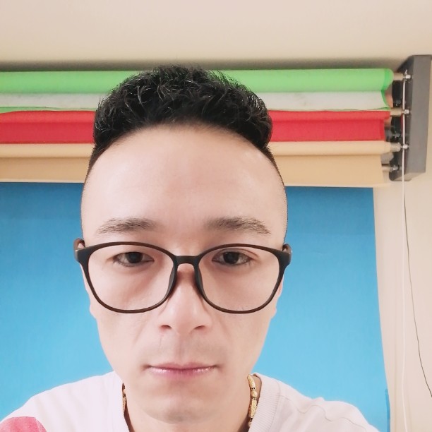 感性等待早晨的照片