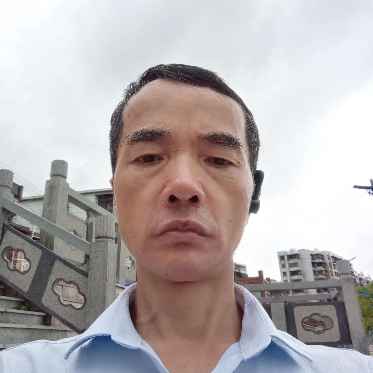 真淳回首石头的照片
