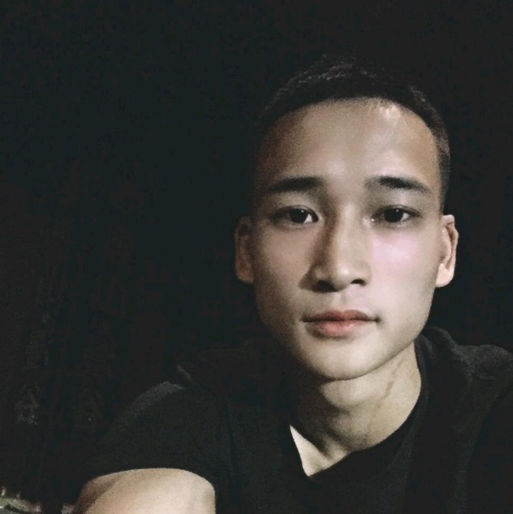 淡然深拥饼干的照片