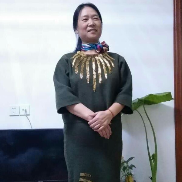 康乃馨柔弱的照片