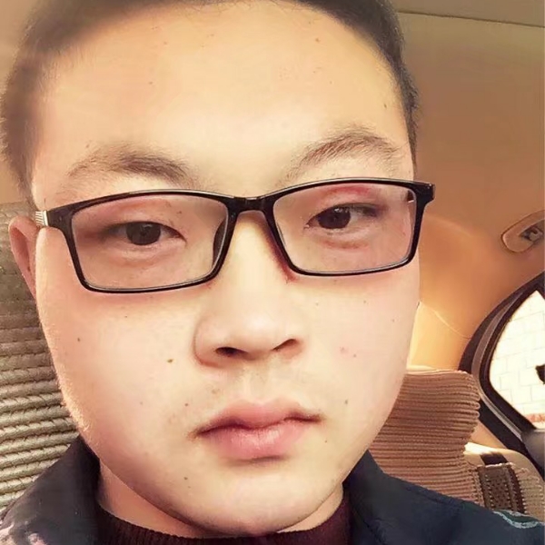 213青年的照片