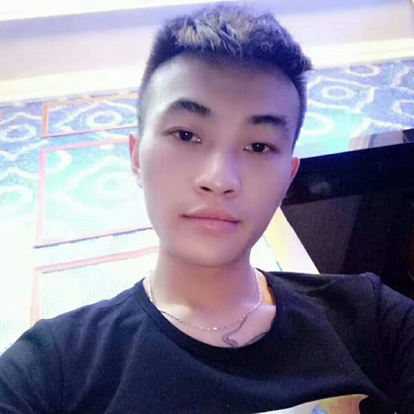 烟灰的掉落的照片