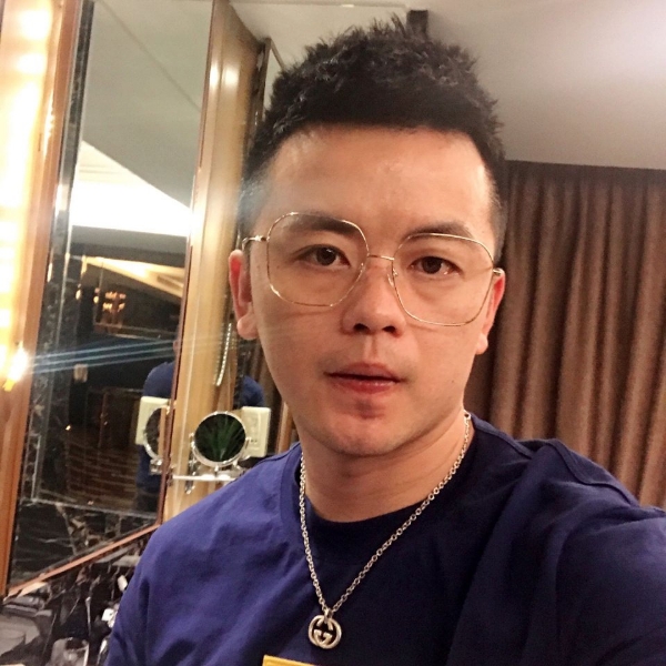 奕利的照片