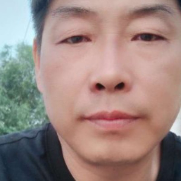 犀牛倾心执着的照片