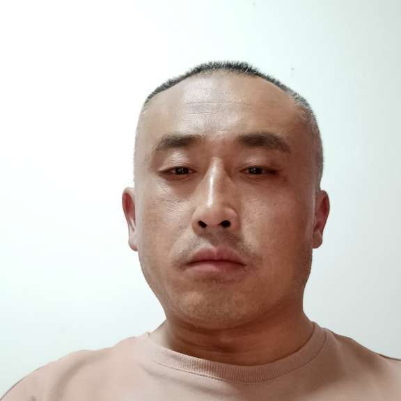 黄洋的照片