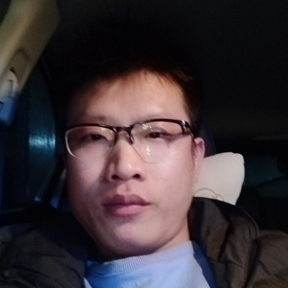 活泼回眸暖阳的照片