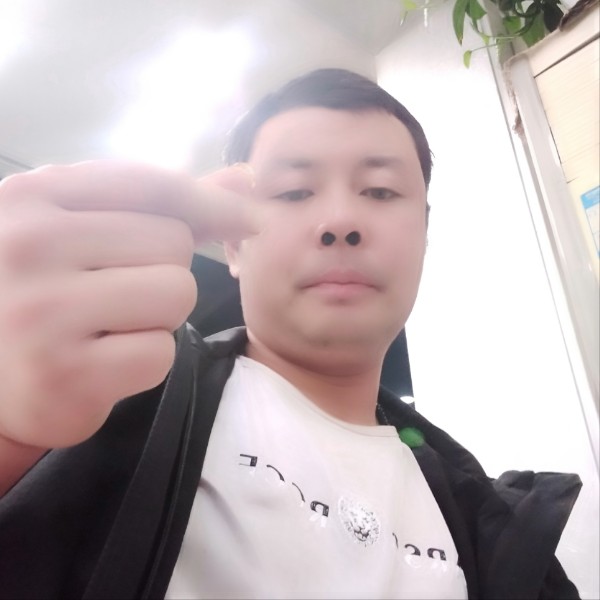 长颈鹿爱笑的照片