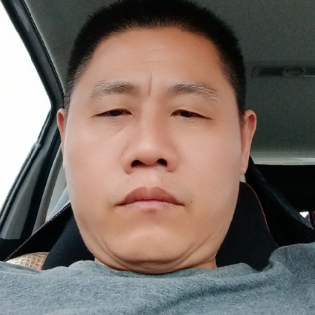 迷离打硬币的照片