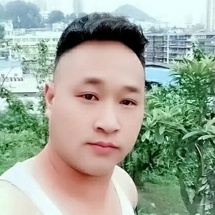 王炳的照片