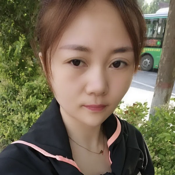 平淡无奇尘埃的照片