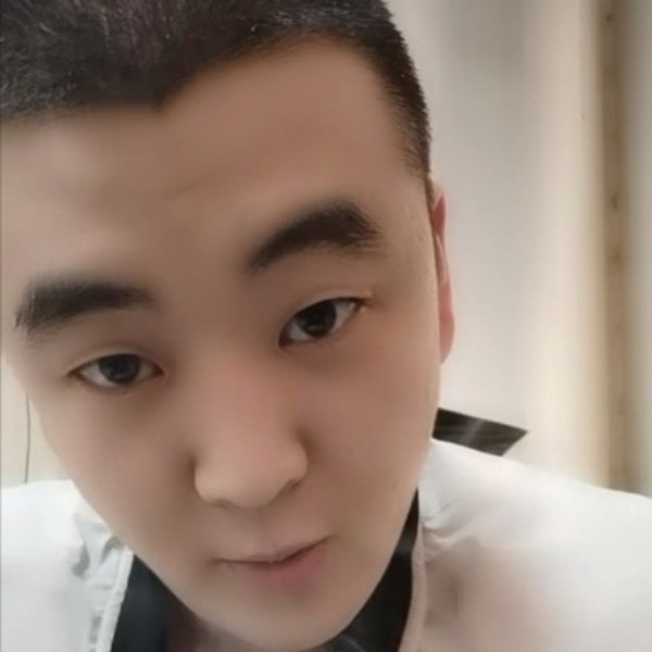 期待和感性的照片