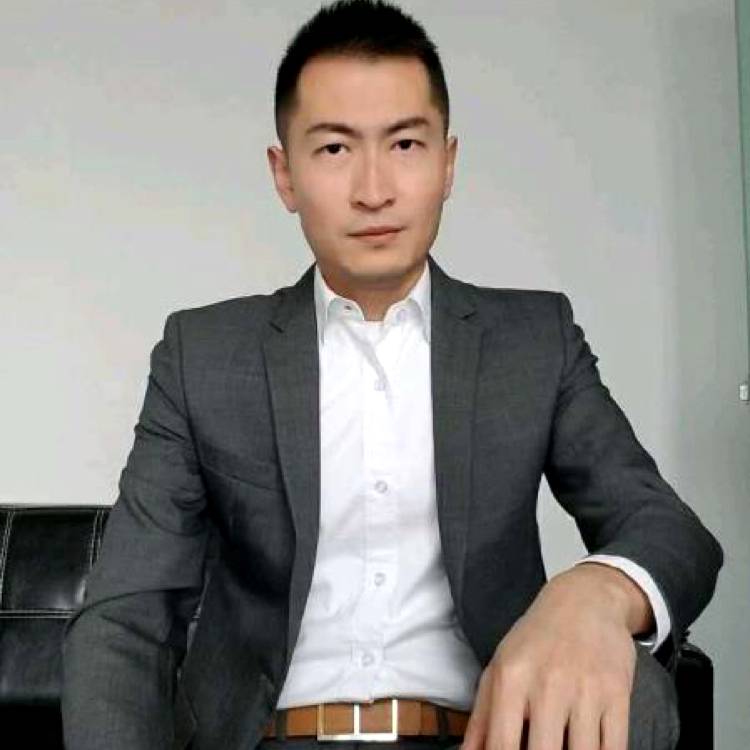 冷眸还精明的照片