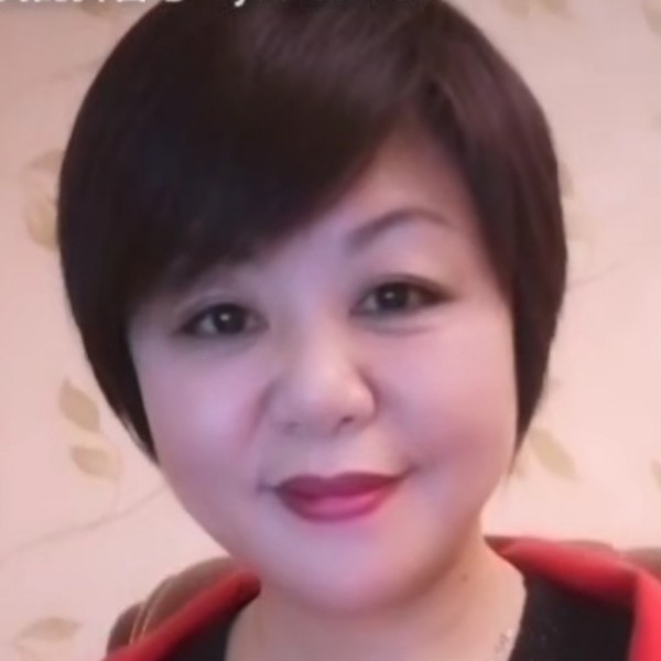 爱廉娜的照片
