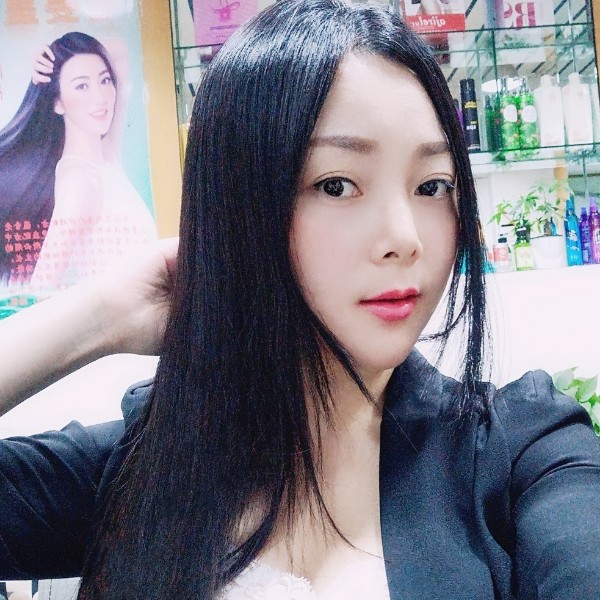 妍入玉的照片