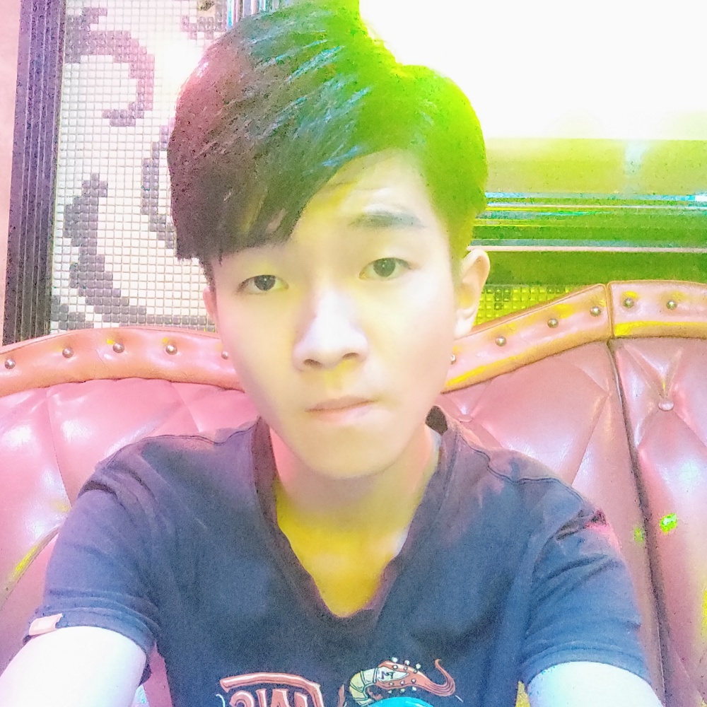 龙少谭的照片