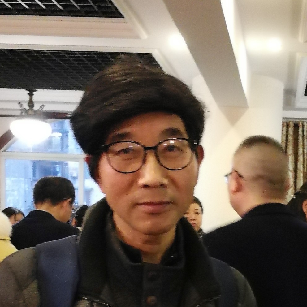 儒雅军马的照片