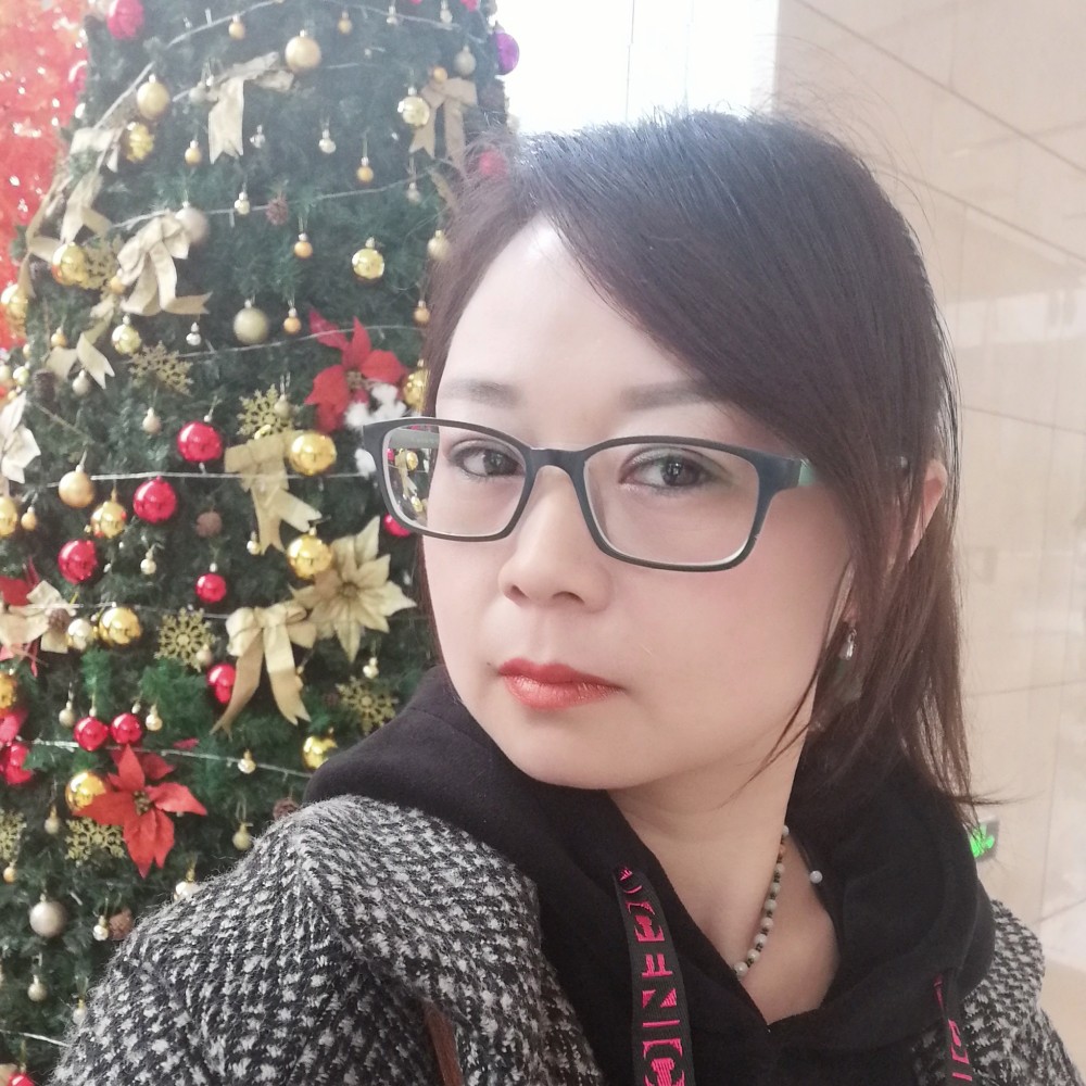 小松鼠深情的照片