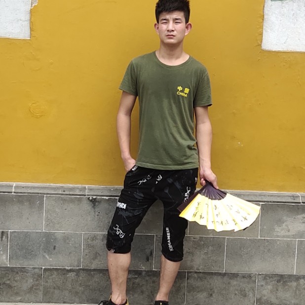 纯真請西装的照片