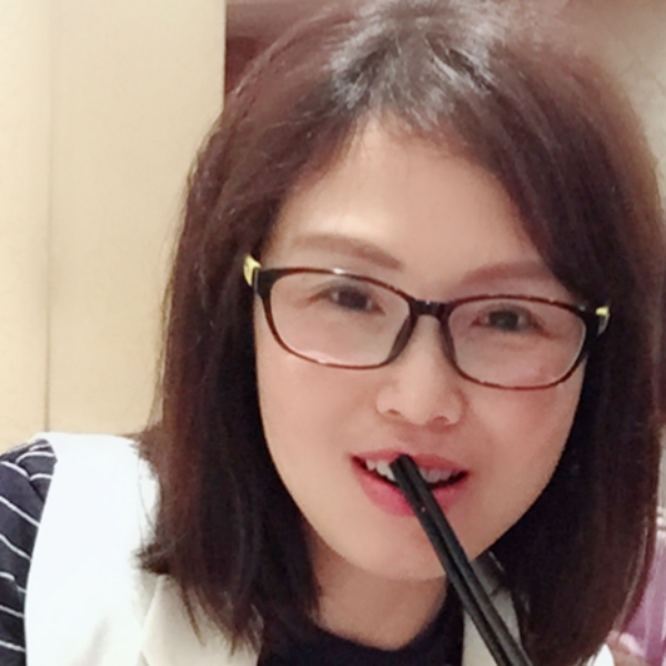 一对翅膀才能飞高的照片