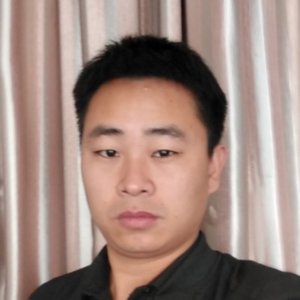 痴情的砖头的照片