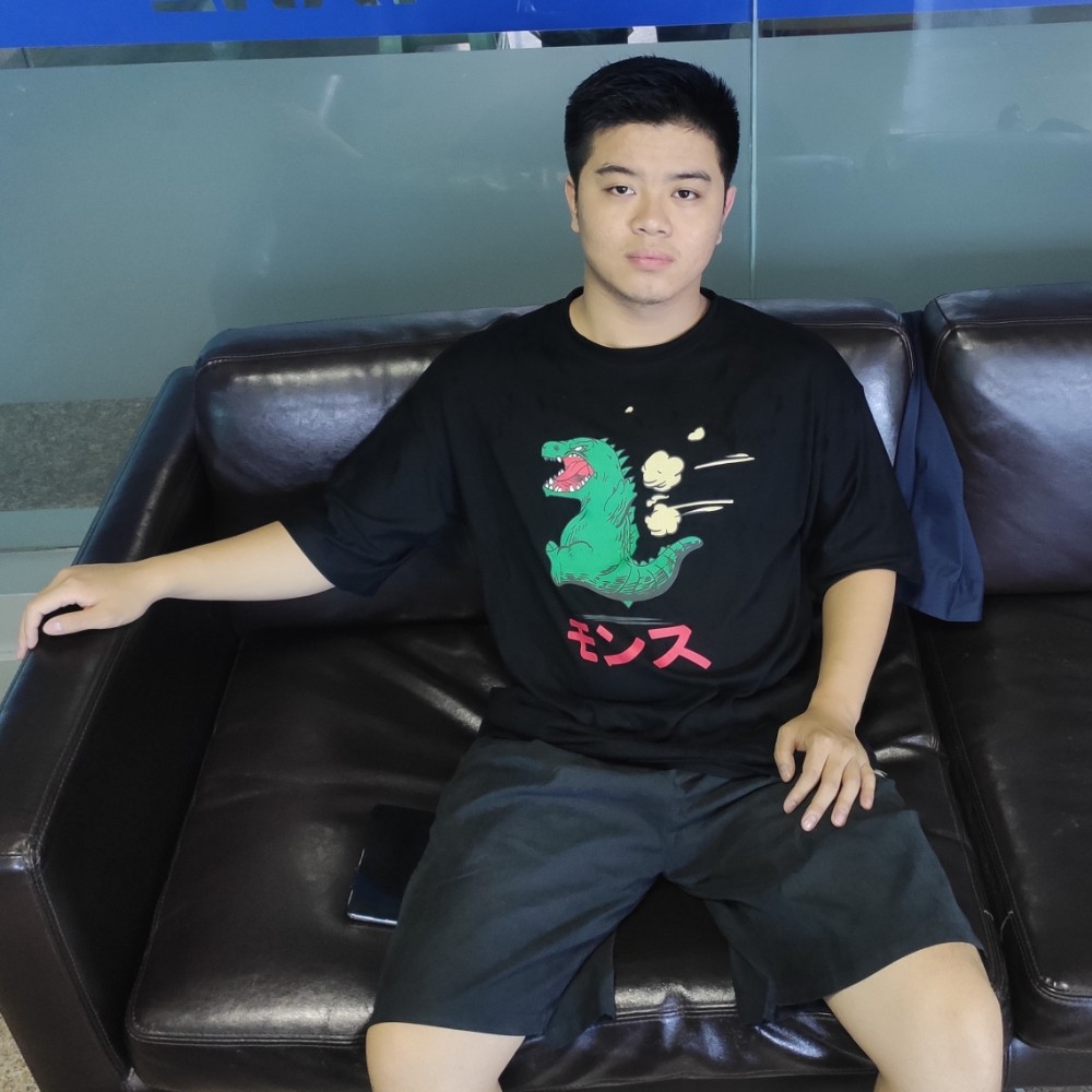 殊十三的照片