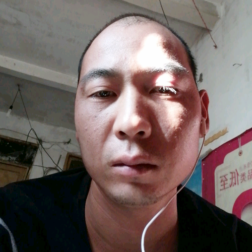 朋友笑欣喜的照片