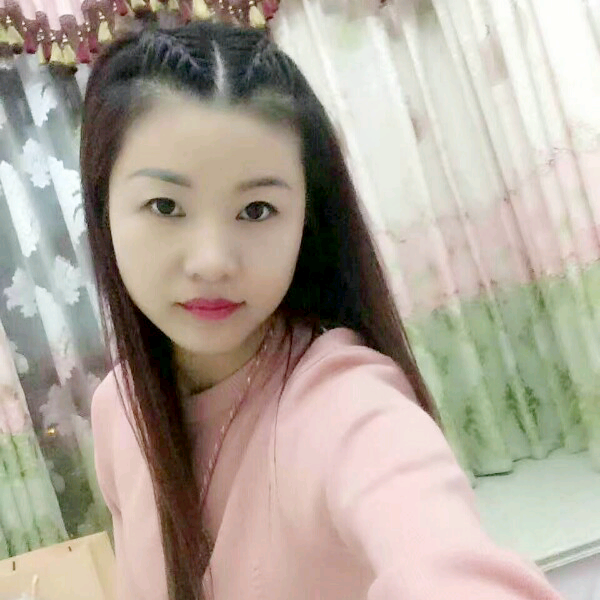 冷傲有画板的照片
