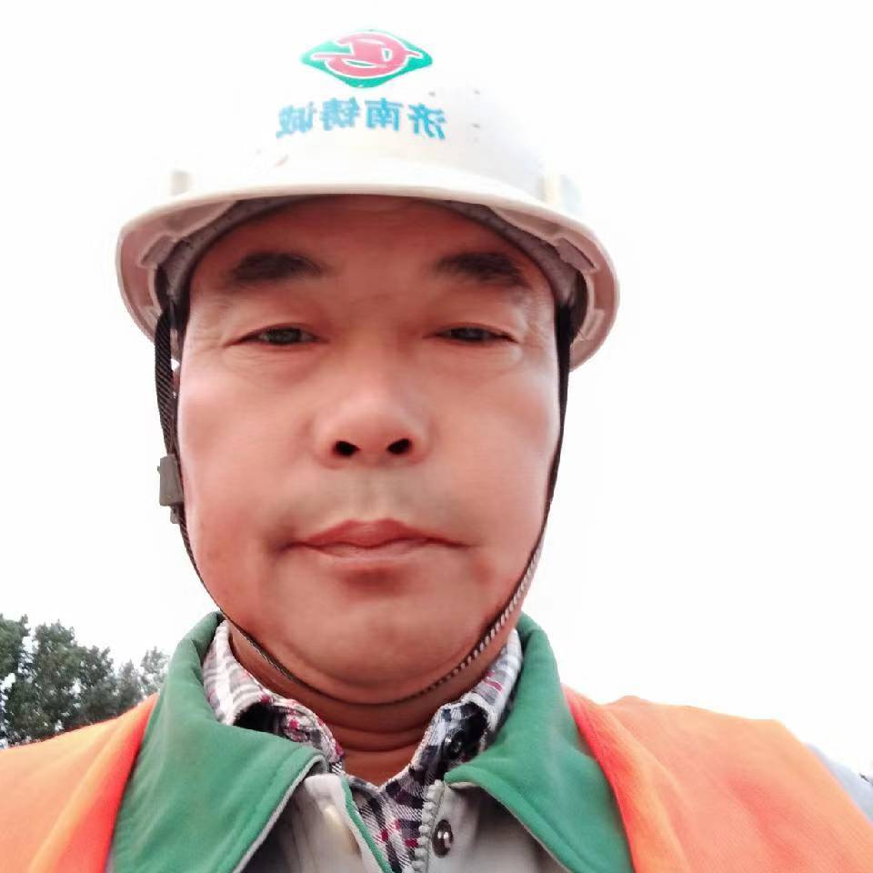 爱听歌闻蓝莓的照片