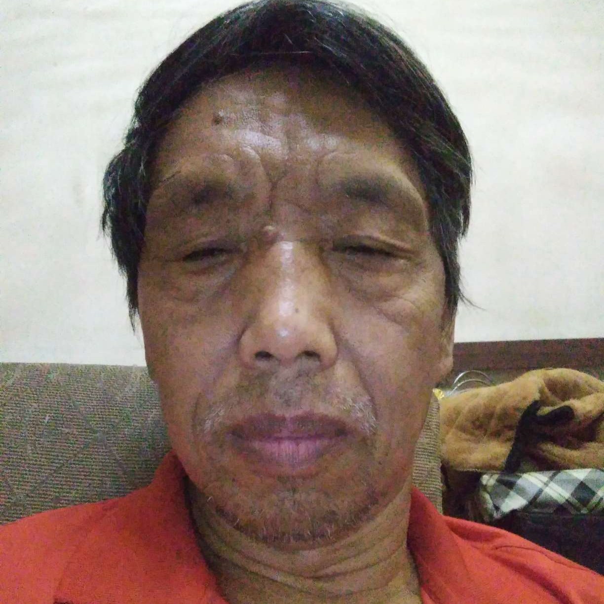 想找看不见的老头的照片
