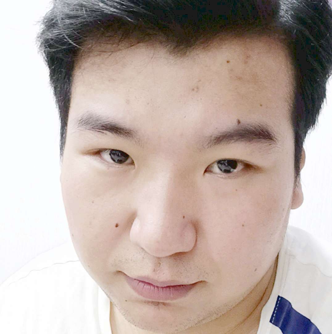 無灬請的照片