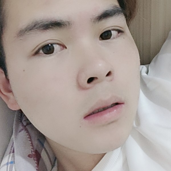 余   淮的照片