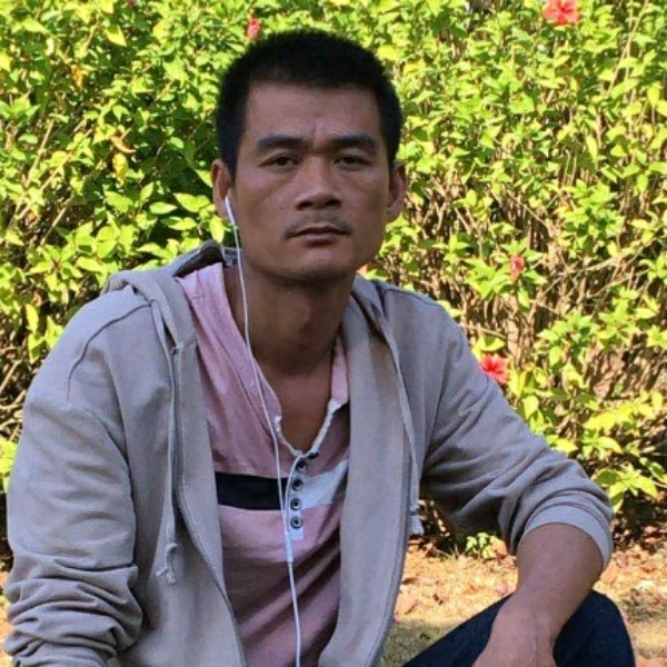 性格开朗善解人意的照片