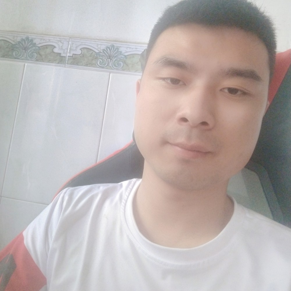 冷艳深拥逐风的照片