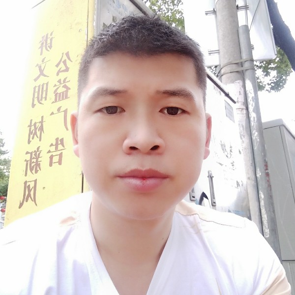 可爱浅吻情殇的照片