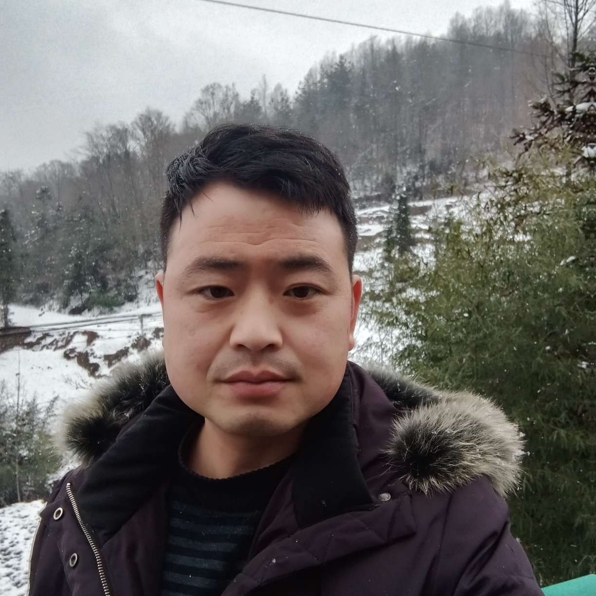 一个人在海边的照片