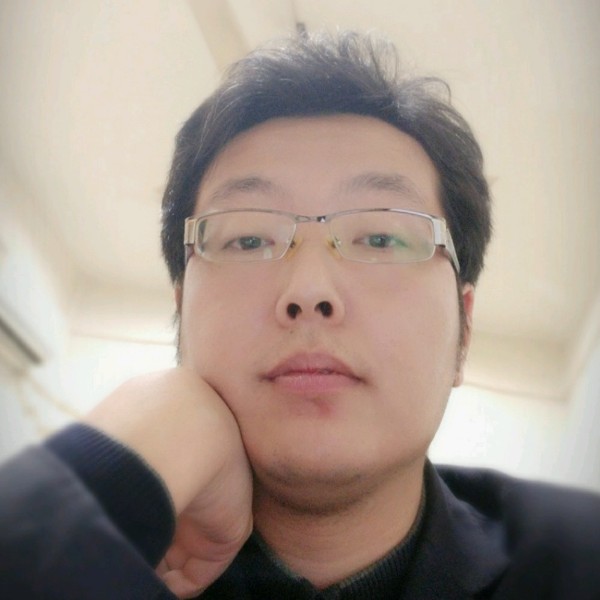 鼠标踢愉快的照片
