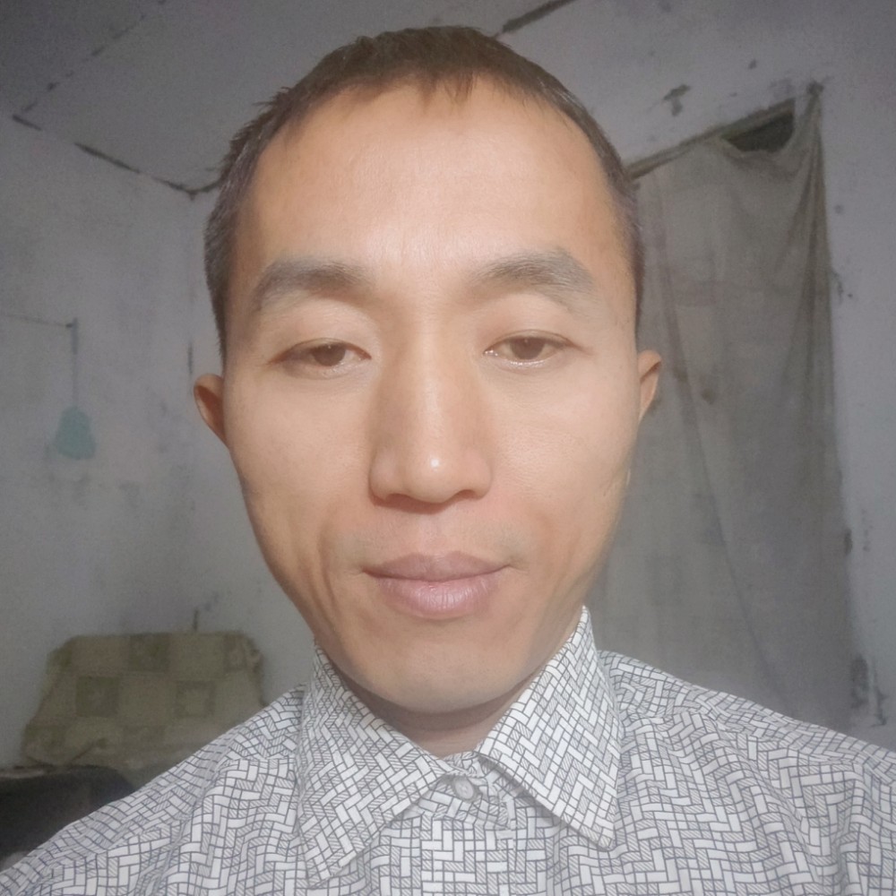李活泼的照片