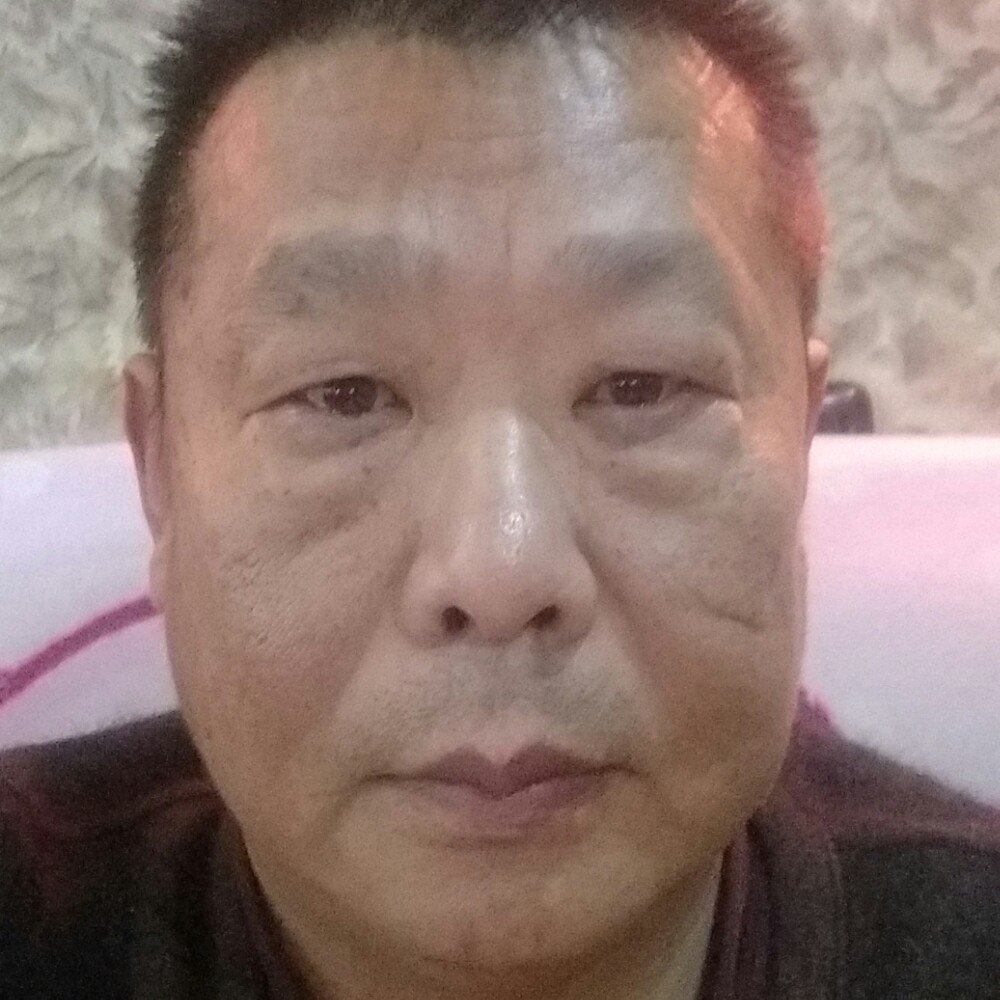腼腆的路人的照片