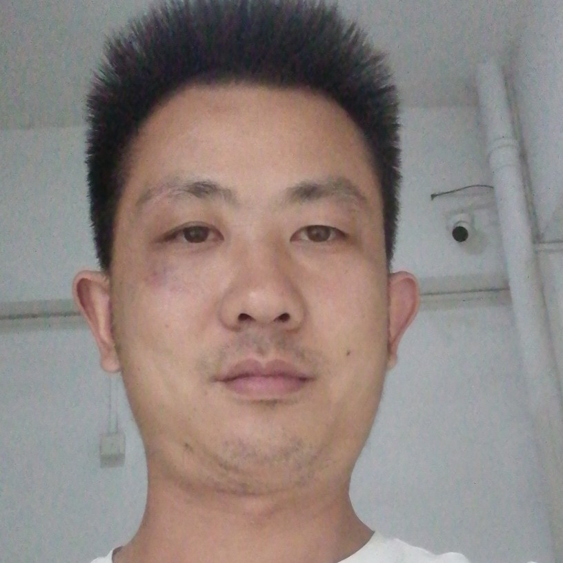 棒球凝眸迷茫的照片