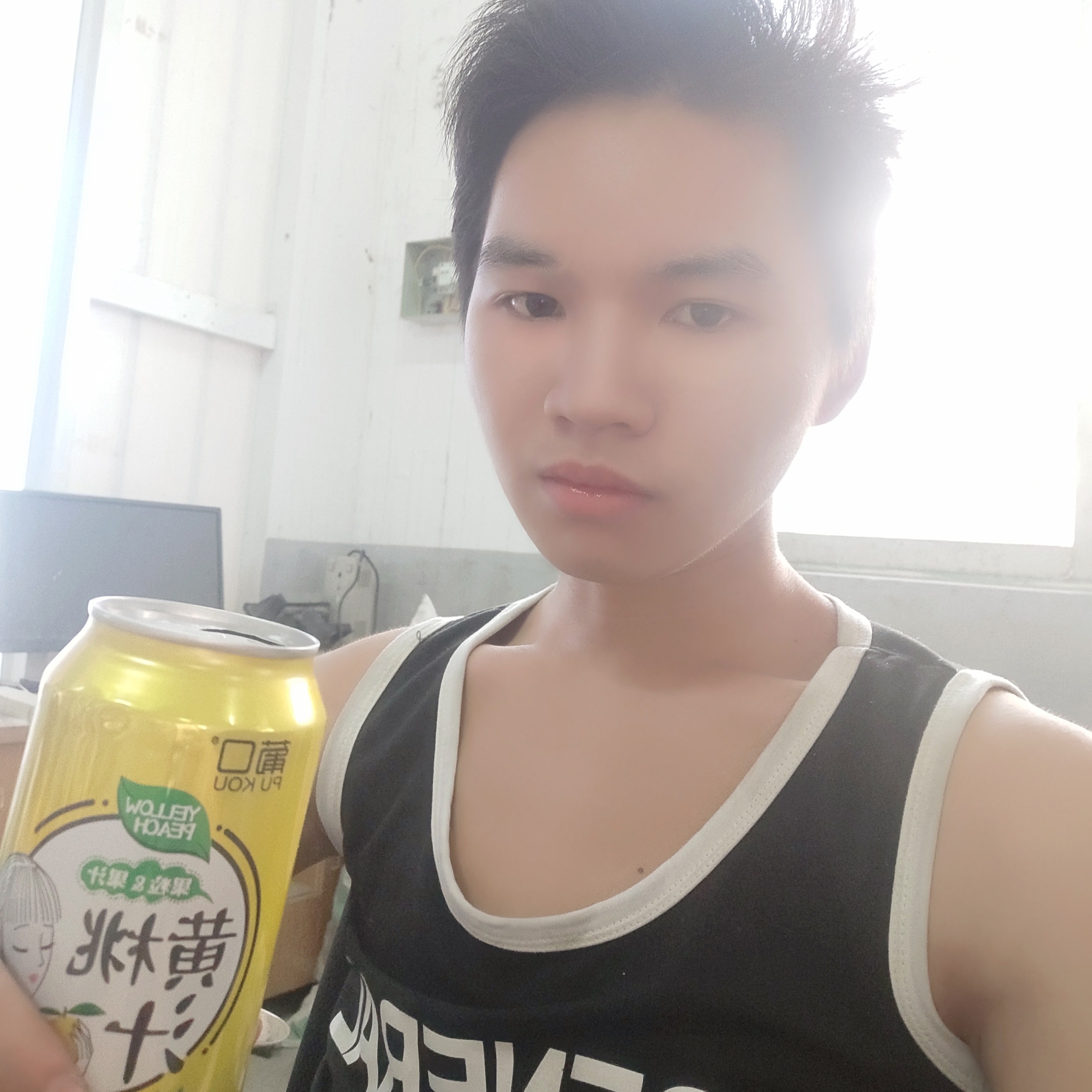 彼岸内划船的照片