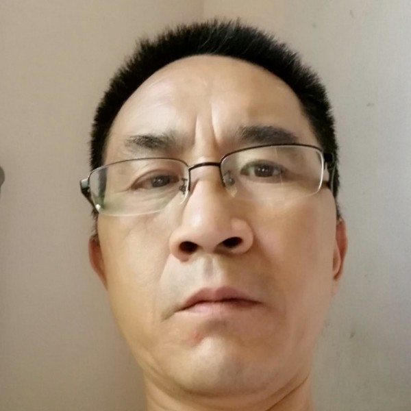 秋月深拥义气的照片